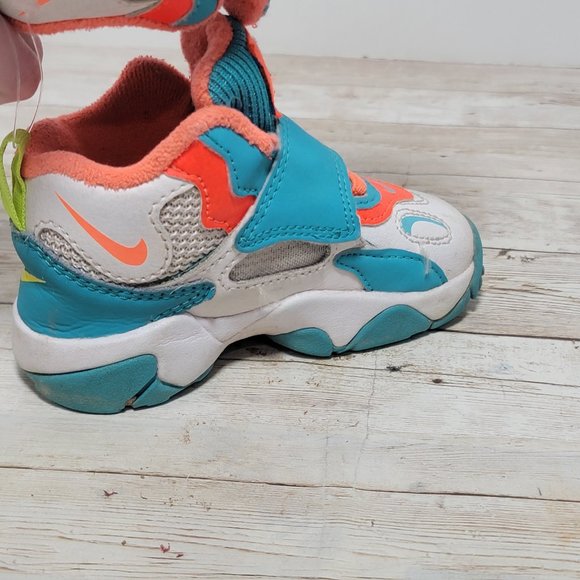 Nike Kids Air Speed Turf Training Shoes White/Aqua/Mango Size 6C, UK 5.5, EUR 22 - Picture 7 of 10